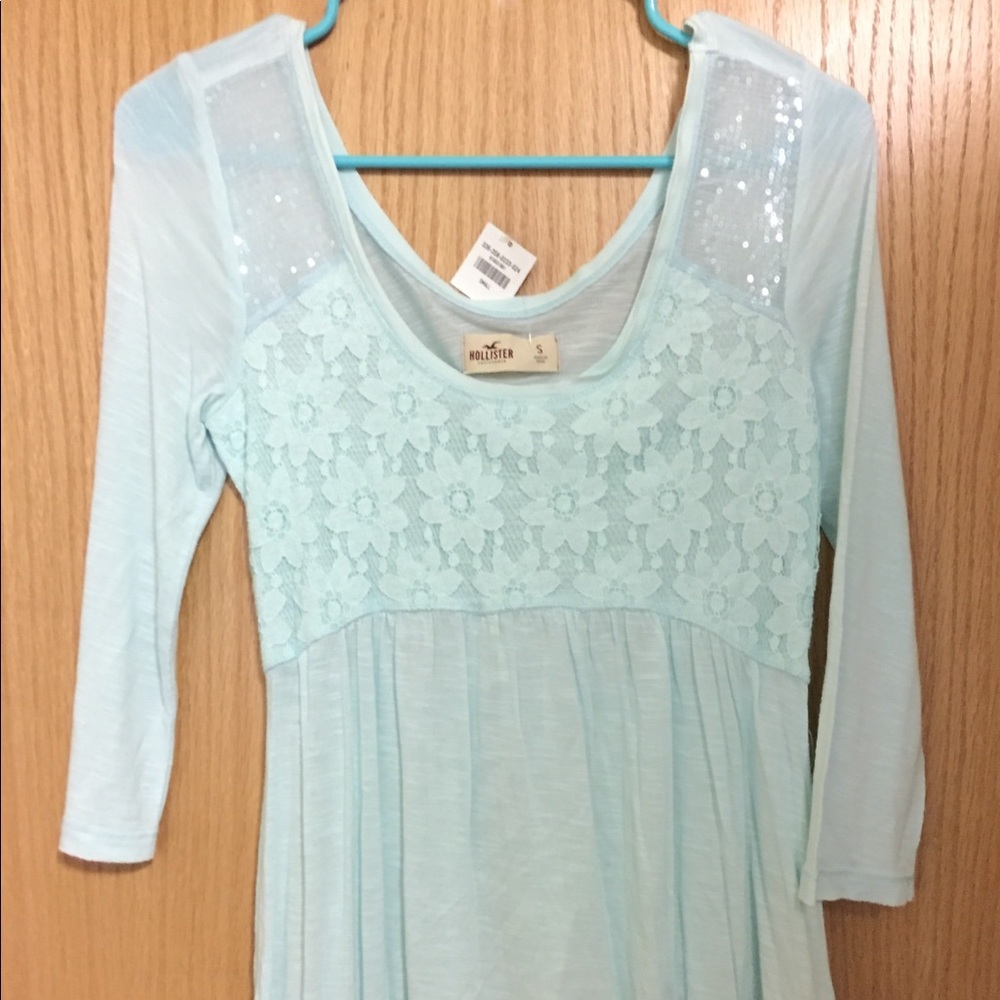 Hollister mint colored long sleeve top